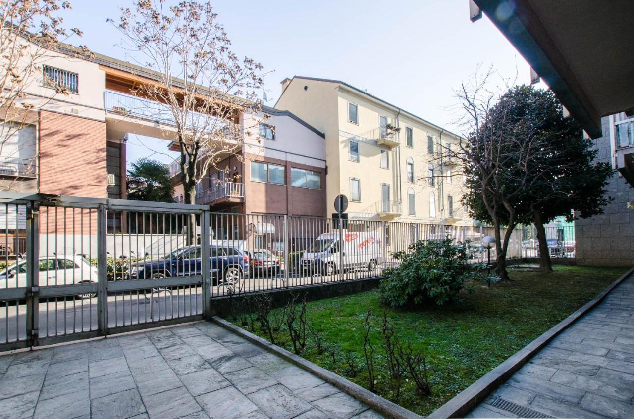Zona Navigli - Smart House Con Tv 50 E Fast Wifi Apartment Milan Luaran gambar