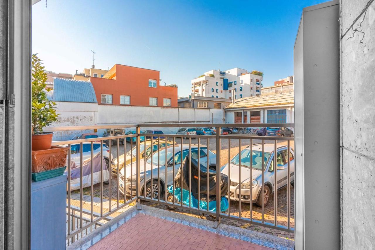 Zona Navigli - Smart House Con Tv 50 E Fast Wifi Apartment Milan Luaran gambar